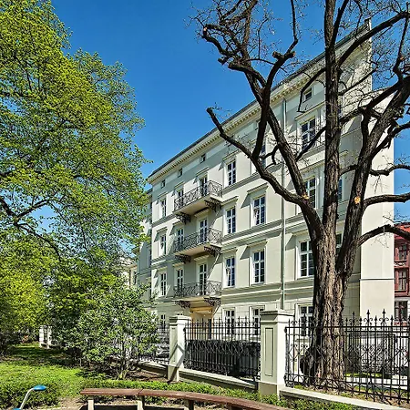 Joyinn Aparthotel 3*