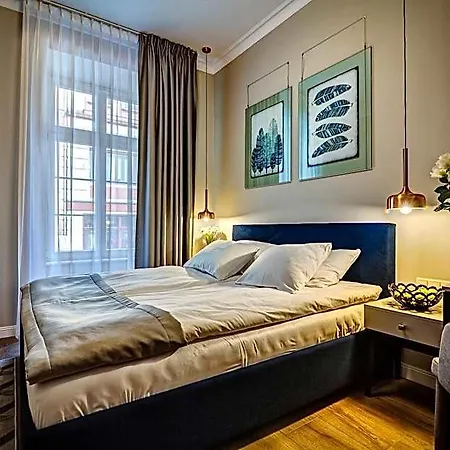 Joyinn Aparthotel 3*