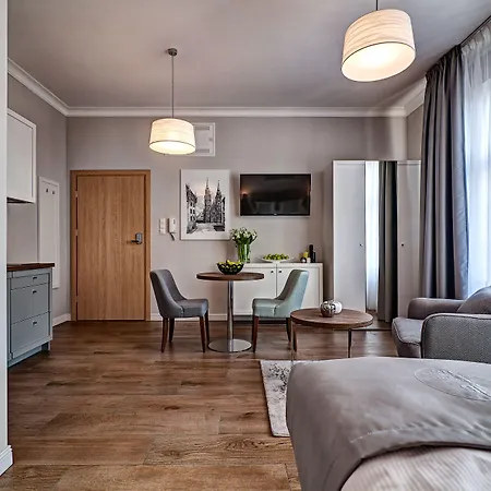 Joyinn Aparthotel 3*